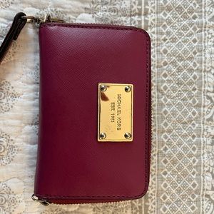 Small tech Michael Kors wallet